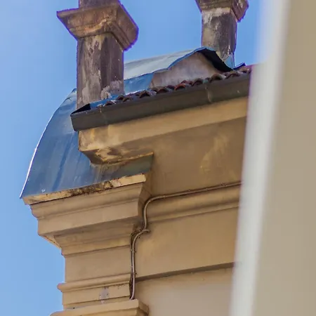 Miranda's * 瓦伦纳